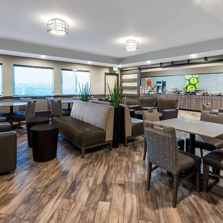 Hotel La Quinta By Wyndham Fairbanks Airport Exterior foto